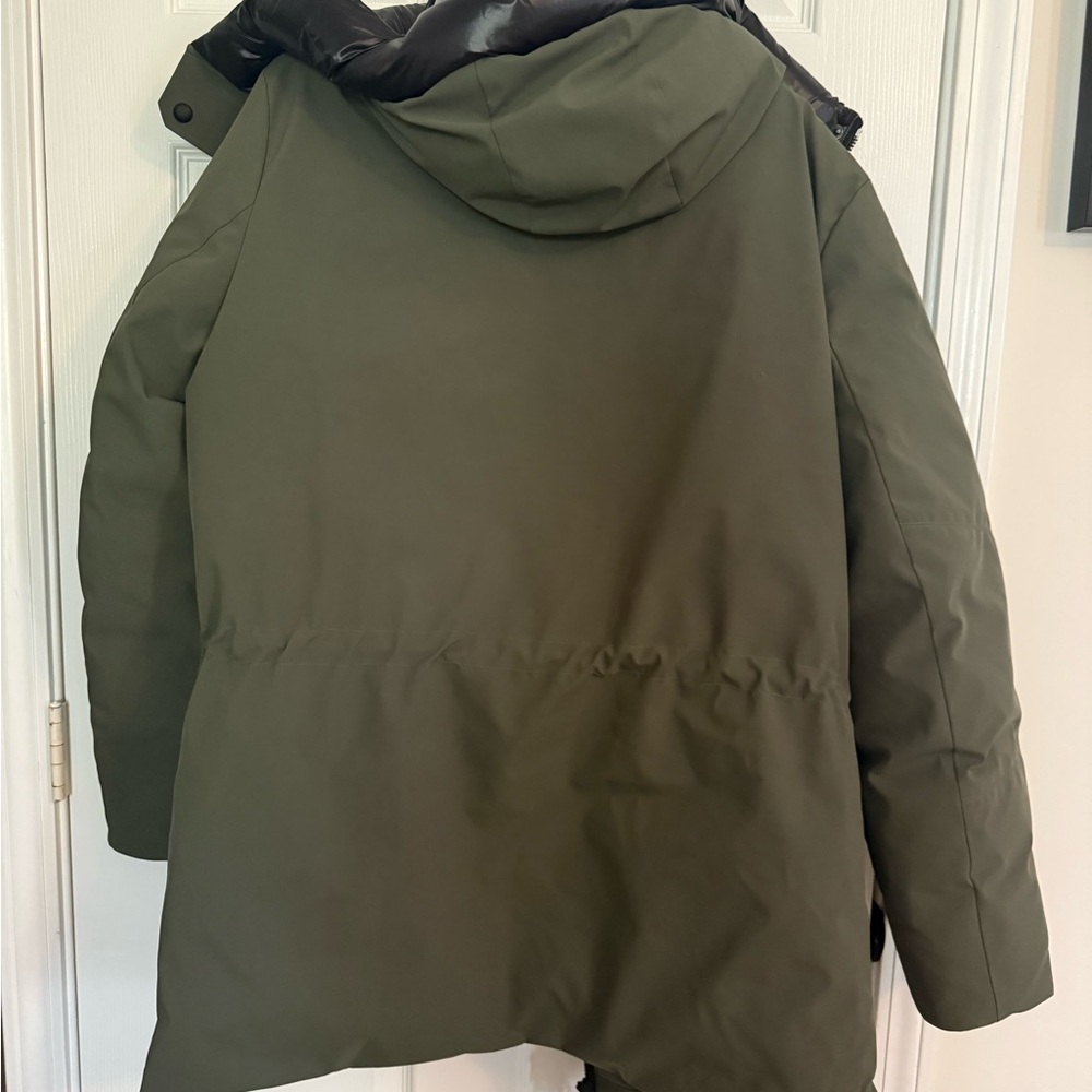 Men's NWOT Olive Puffer Jacket - Picture 3 of 6